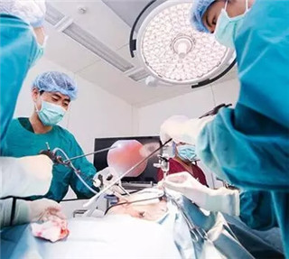 營養(yǎng)不良造成平胸，西安美萊可以改善嗎？