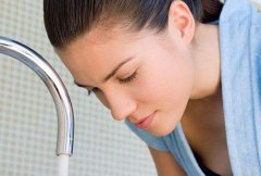 下巴上長(zhǎng)痘痘是什么原因？怎么去除呢？