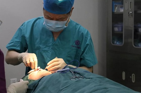 瘦臉會(huì)中毒？錯(cuò)，它可是醫(yī)美界的“萬(wàn)精油”