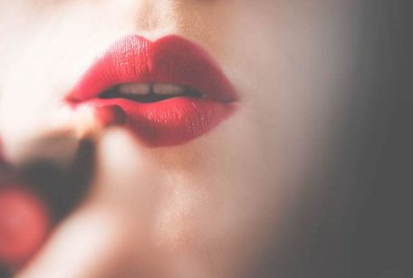 用玻尿酸豐唇后怎么護理？