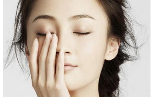 昆明用什么方式去魚尾紋？