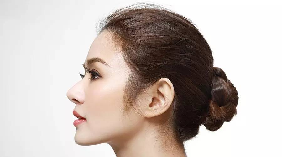 隆鼻手術一般花費是多少？