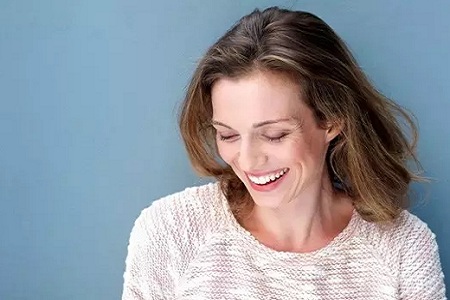 假如年齡可以撒謊，那必然是除皺美容的作用！