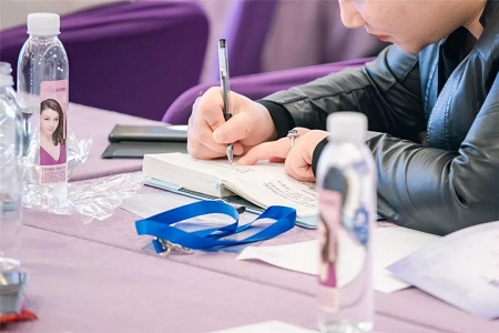 綻放大魅力，蘇州美萊榮耀承辦2019精細(xì)化內(nèi)窺鏡豐胸學(xué)術(shù)交流峰會！