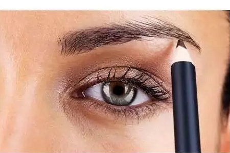 為什么越來越多的人選擇紋眉？