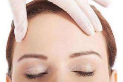 太陽(yáng)穴和額頭凹陷怎么改善，這個(gè)方法教你解決臉型