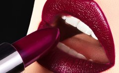 曲靖市玻尿酸豐唇整形醫(yī)院哪家技術(shù)好，豐唇手術(shù)多久能消腫